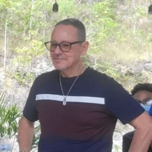 Meet your Posher, Amalio